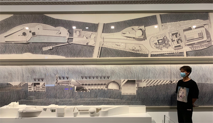 1622597381351203.jpg 2安藤忠雄观展.jpg