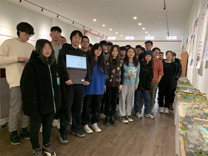 1641521599232145.jpg 图1 评图现场.jpg