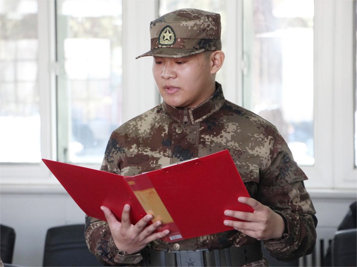 1677994500988259.jpg 3-1学生代表李卓伦发言.jpg