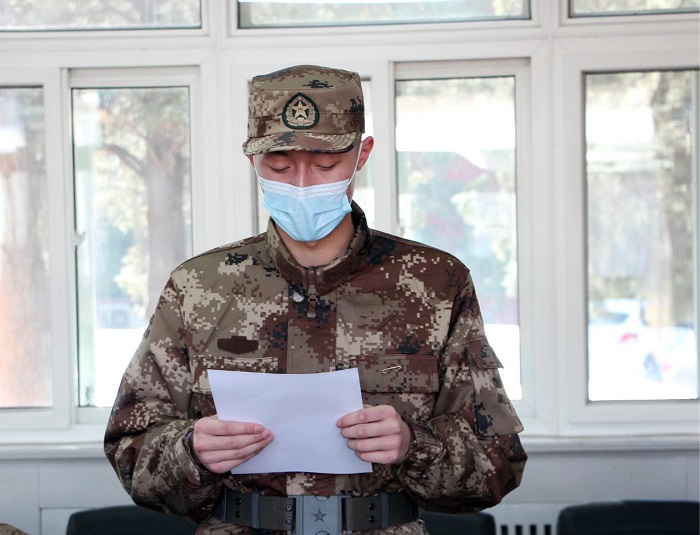 1677994516460215.jpg 3-2学生代表曾羽轩发言.jpg