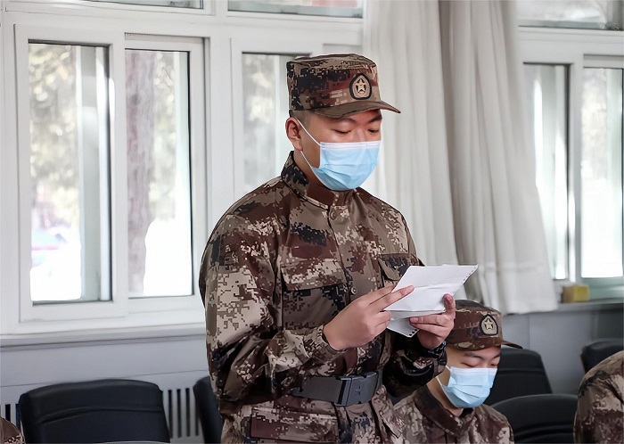 1677994533764109.jpg 3-3学生代表刘玮成发言.jpg