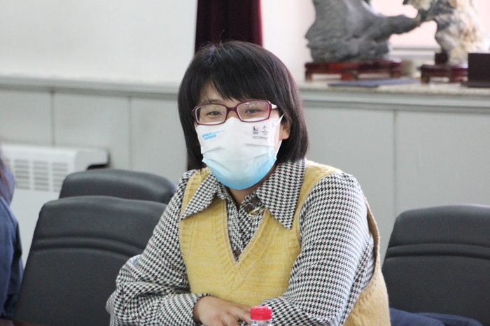 1677994552289571.jpg 4辅导员代表考菲菲发言.jpg