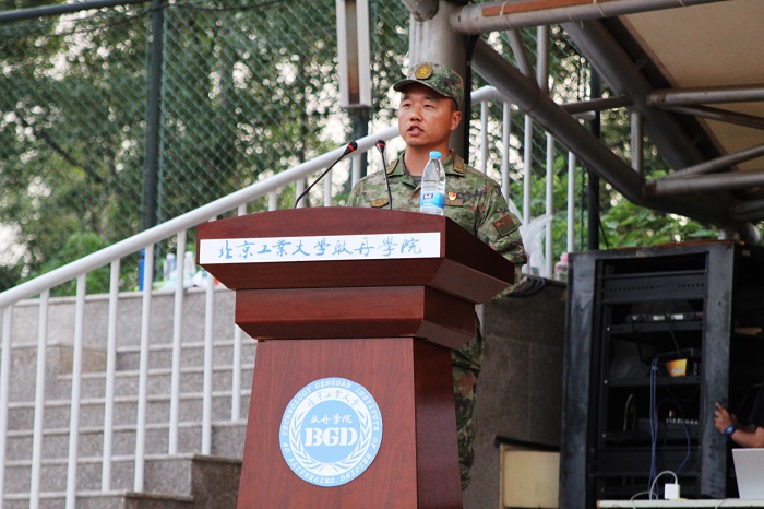 8、承训部队教官代表杨伟发言.jpg