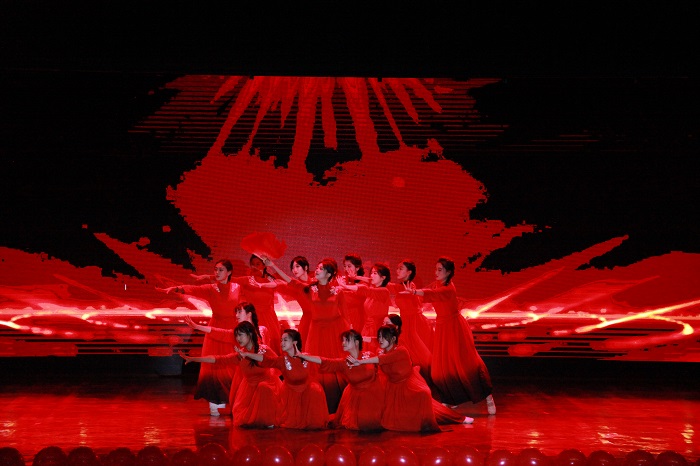 1、大艺团舞蹈团 《星星之火》.JPG