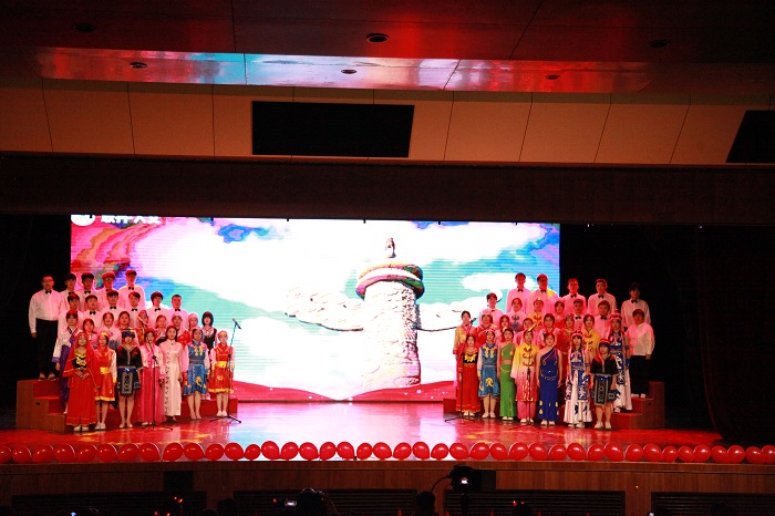 2、人文学院 《唱支山歌给党听》、《爱我中华》.JPG