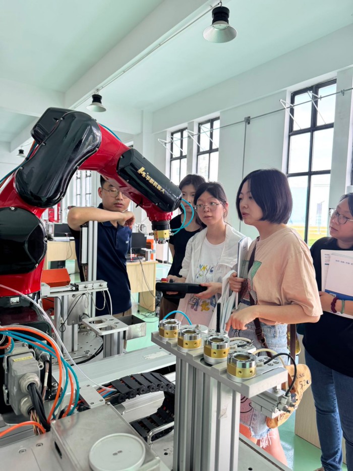 图4 现场学习机器人操作方法.jpg