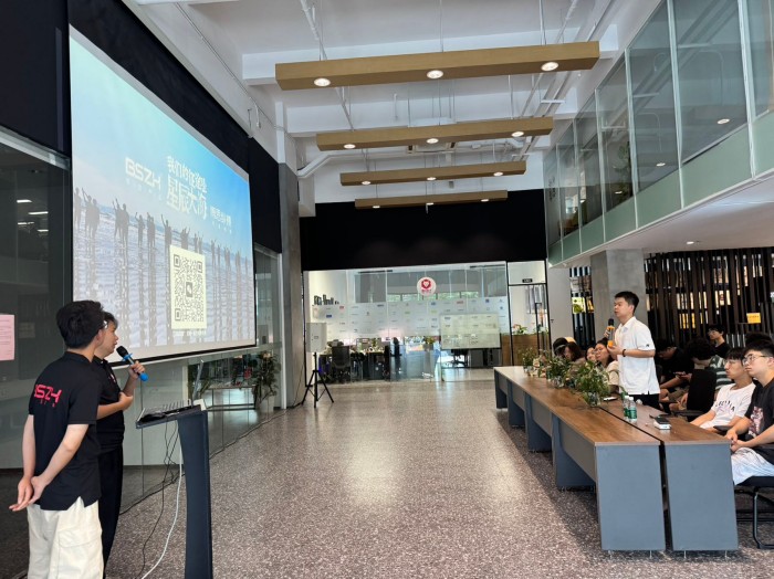 图17 学生互动交流.jpg